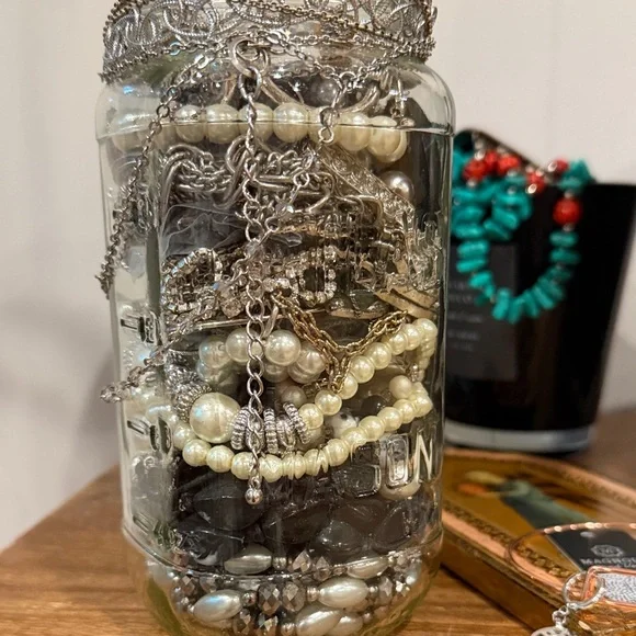 Classy and Pearly silvertone Mystery Jewelry Jar - Large - Picture 4 of 6